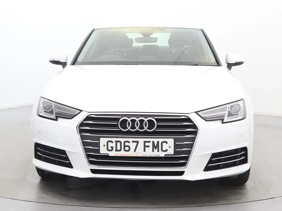 Used Audi A4 Comfort 150 HP (110 kW) 2018 White Sedan