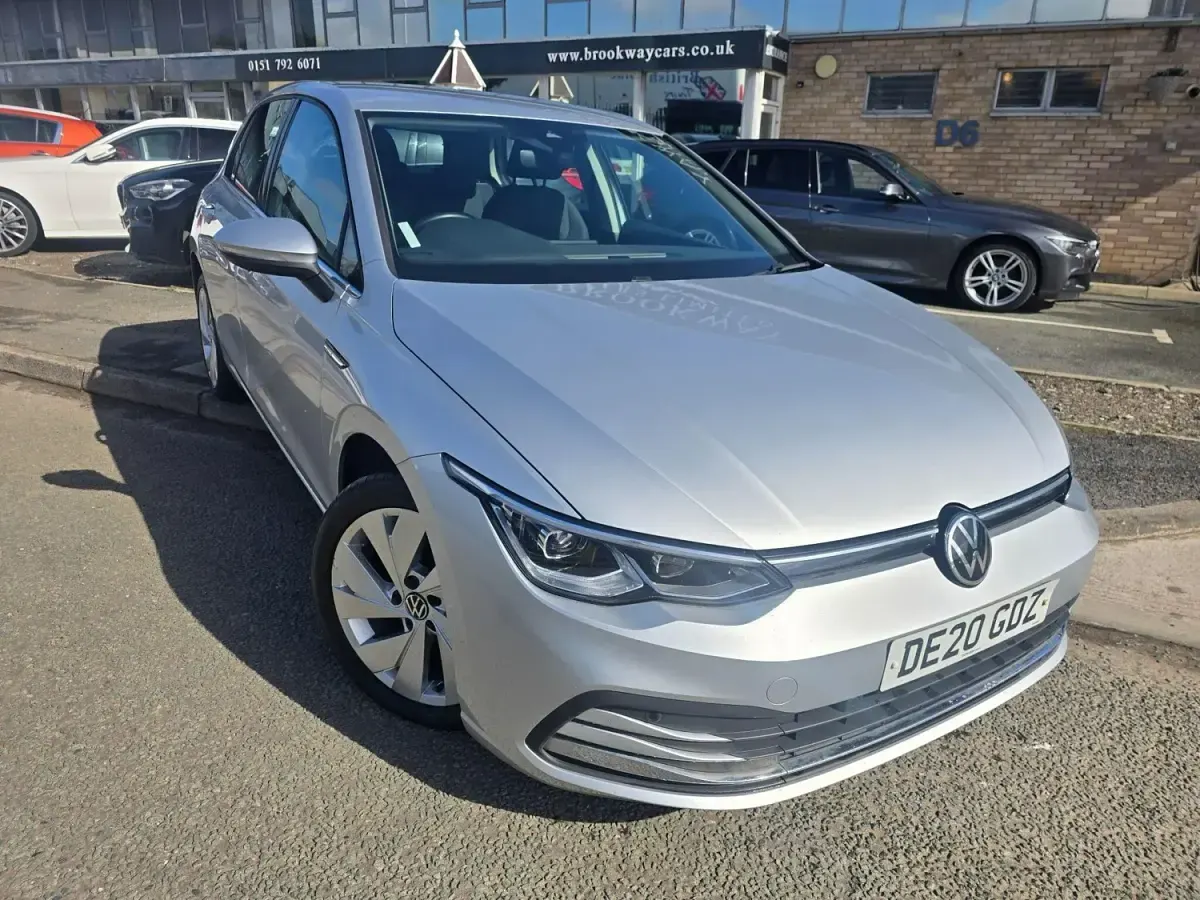 Używany VW Golf VII Style 130 KM (95 kW) 2020 Srebrny Hatchback