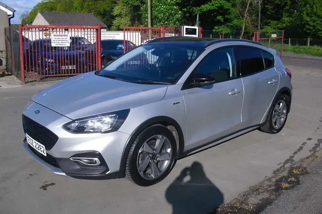 Used Ford Focus Active 125 HP (91 kW) 2020 Silver Hatchback
