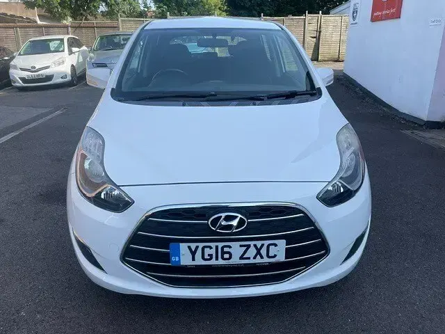 Used Hyundai ix20 SE 2016 White Hatchback