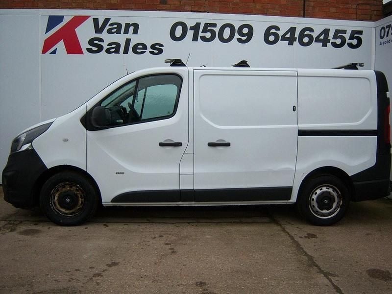 Used Vauxhall Vivaro 90 HP (66 kW) 2016 White MPV