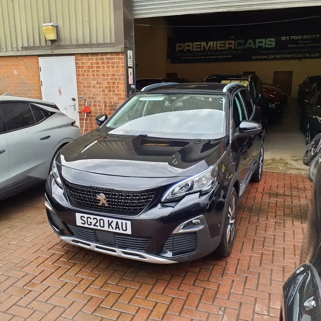 Used Peugeot 3008 Allure 129 HP (94 kW) 2020 Black Hatchback