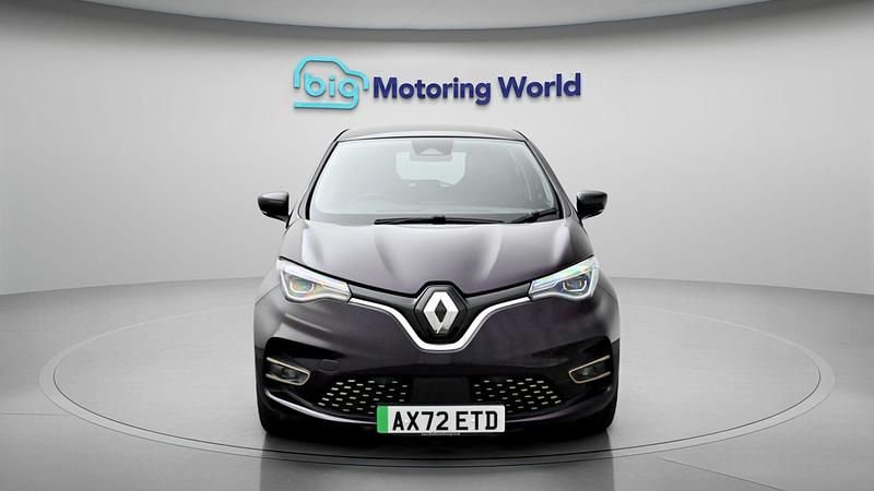 Used Renault Zoe Techno 100 kW (136 HP) 2022 Mauve/purple Hatchback