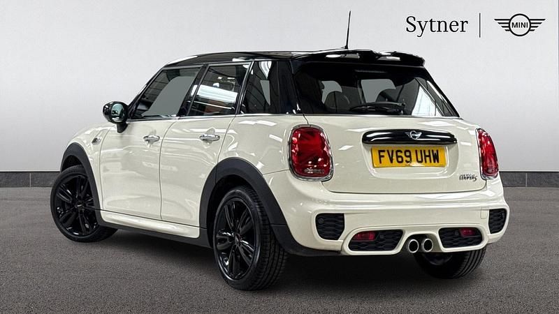 Used Mini Cooper S Hatch 189 HP (139 kW) 2019 White Hatchback