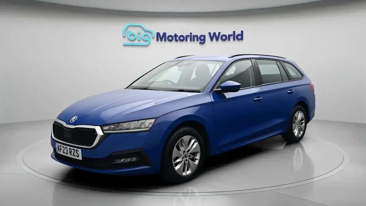 Used Skoda Octavia SE 150 HP (110 kW) 2023 Blue Estate