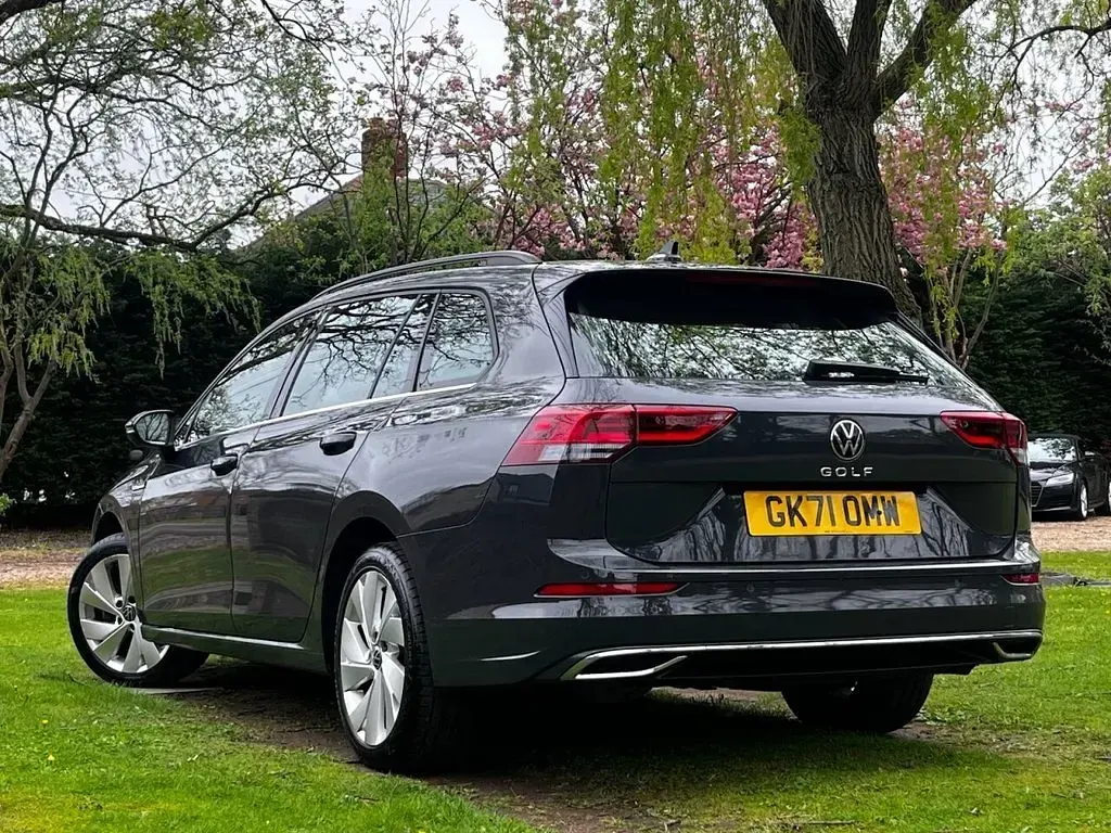 Used VW Golf VIII Style 150 HP (110 kW) 2021 Grey Estate