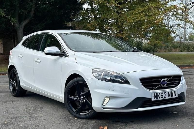 Used 2013 Volvo V40 R-Design Estate | £4,995 (Fair price) - Image 1/1