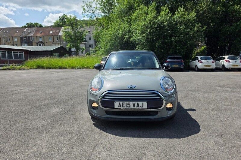 Grey Used 2015 Mini Cooper D Hatch Hatchback | £5,795 (Good price) - Image 1/1