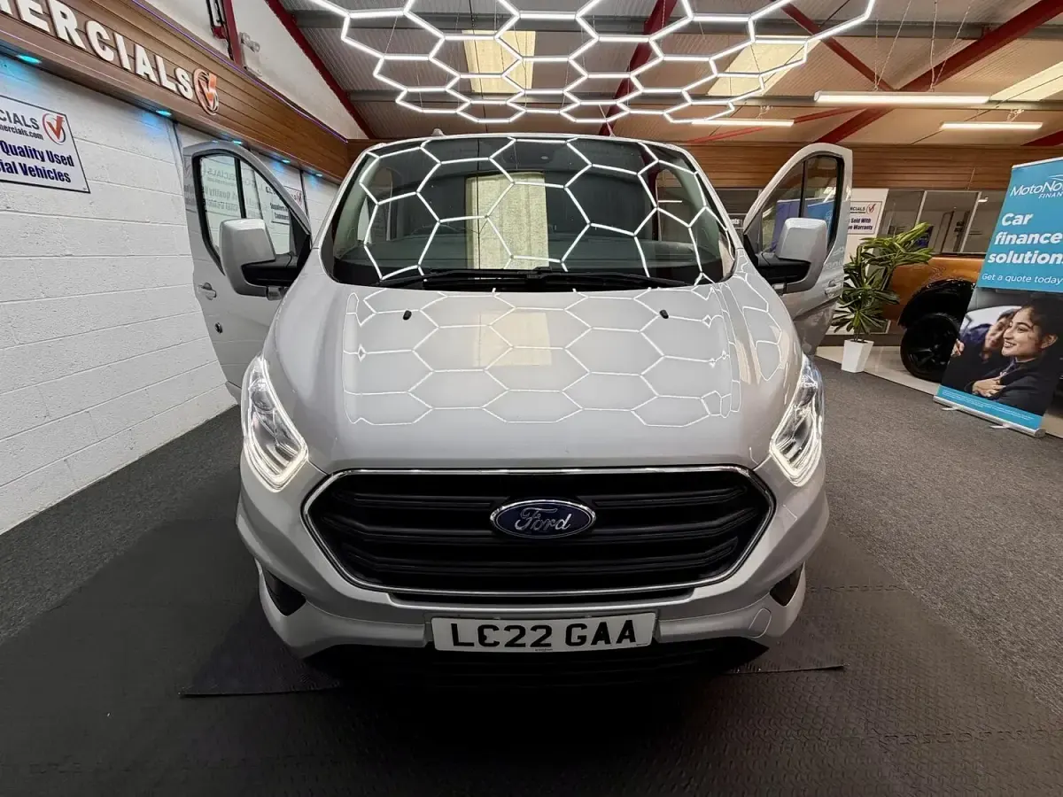 Used Ford Transit Custom Limited 130 HP (95 kW) 2022 Silver Van