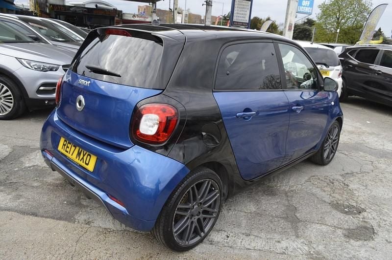 Used Smart ForFour Brabus 90 HP (66 kW) 2017 Blue Hatchback