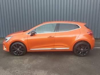 Used Renault Clio V Techno 90 HP (66 kW) 2023 Orange Hatchback