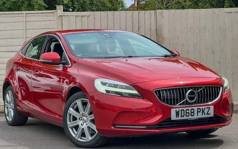 Used Volvo V40 Inscription 152 HP (111 kW) 2019 Hatchback