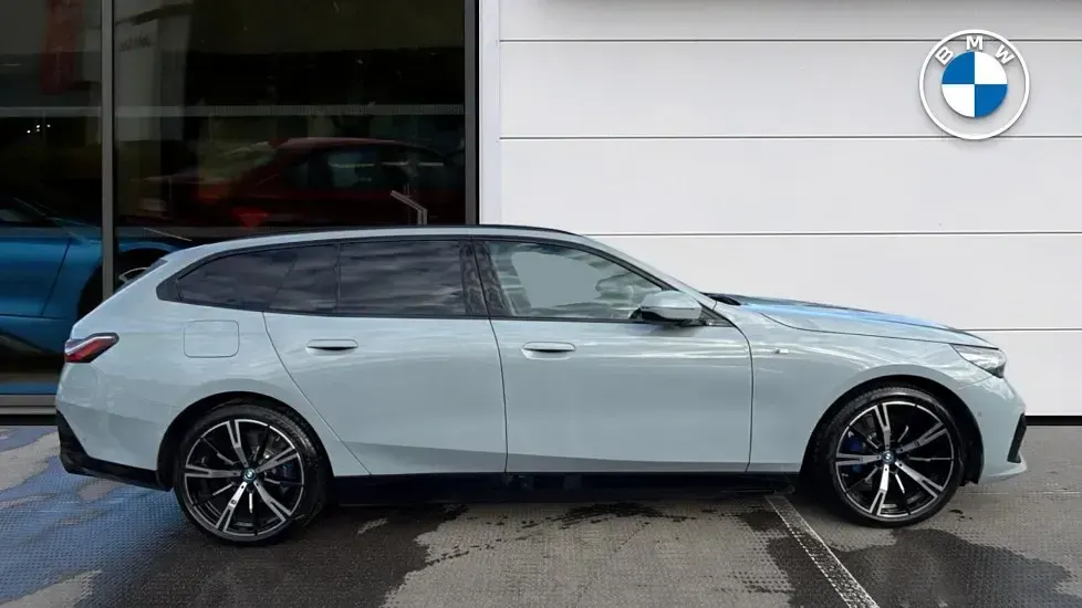Used BMW 530e M Sport 295 HP (216 kW) 2025 Grey Estate