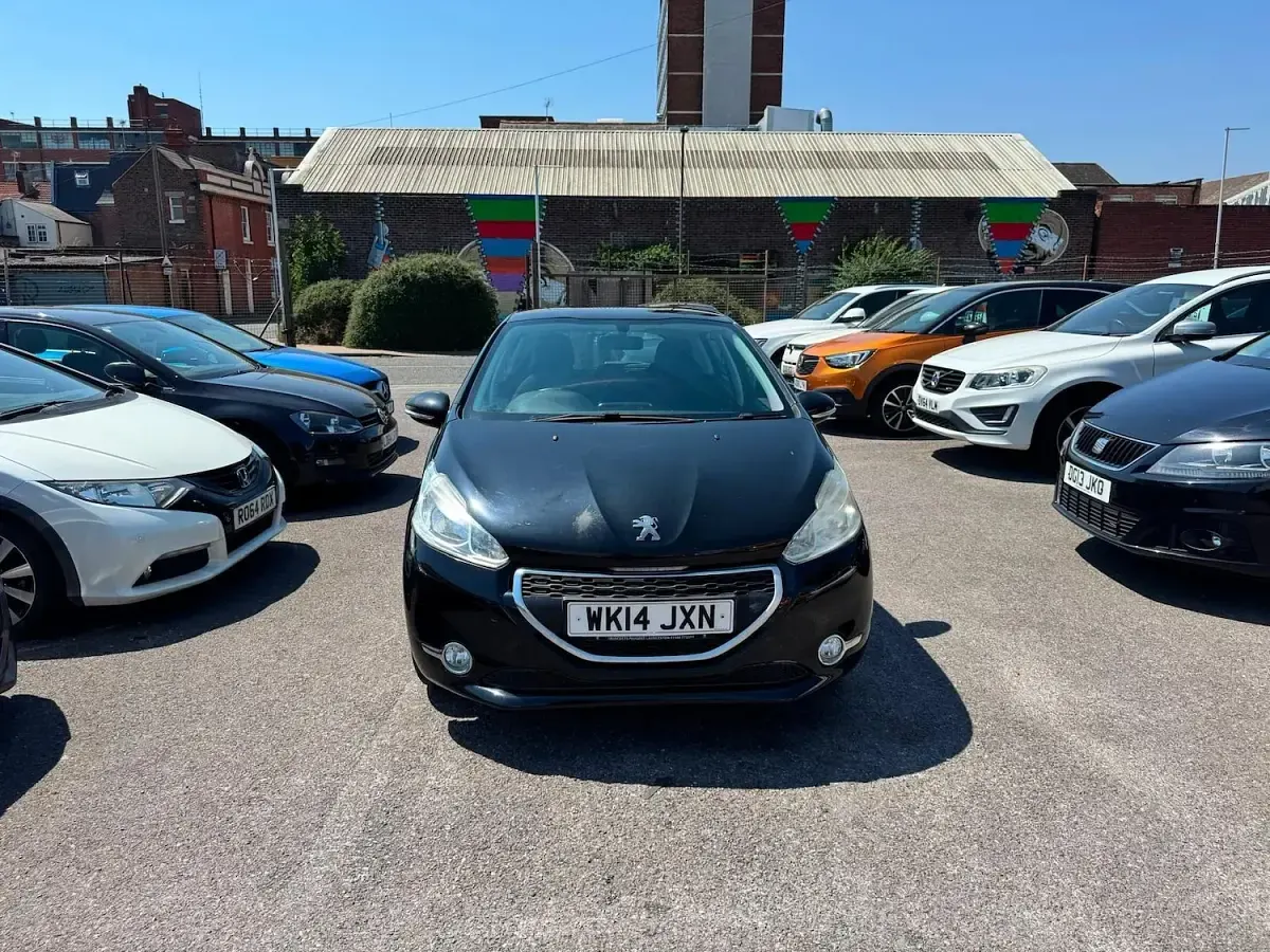Used Peugeot 208 Active 82 HP (60 kW) 2014 Black Hatchback