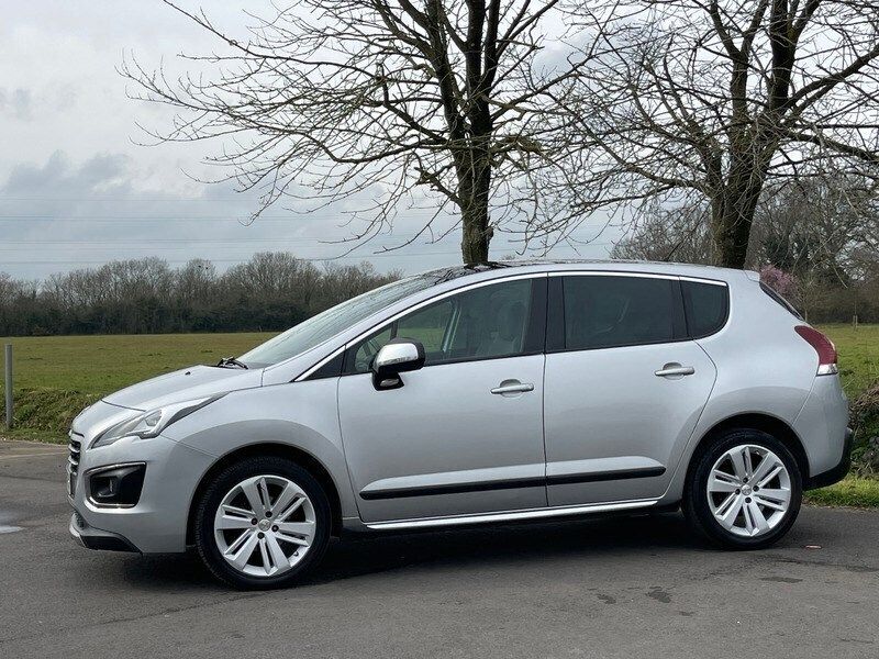 Used 2015 Peugeot 3008 Allure Hatchback | £6,750 (Fair price) - Image 1/4