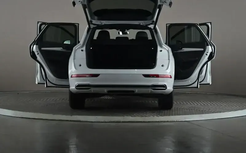 Used Audi Q5 S-Line 190 HP (139 kW) 2019 White SUV