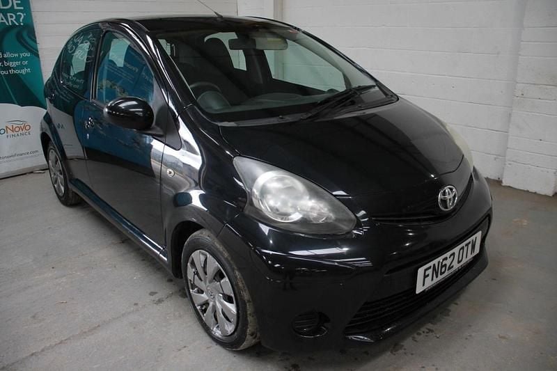 Black Used 2012 Toyota Aygo Hatchback | £2,995 (A bit pricey) - Image 1/4