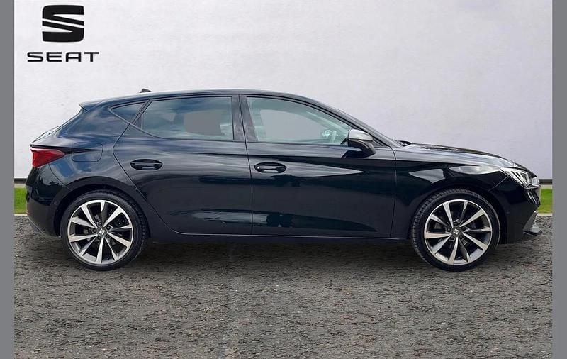 Used Seat Leon FR Sport 147 HP (108 kW) 2022 Black Hatchback