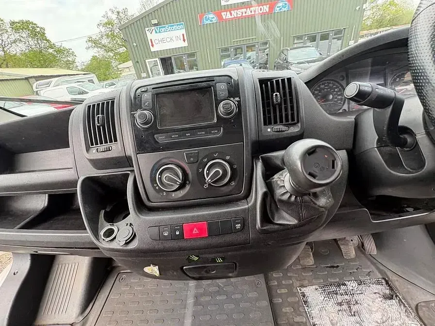 Begagnad Peugeot Boxer 2016 Vit Van