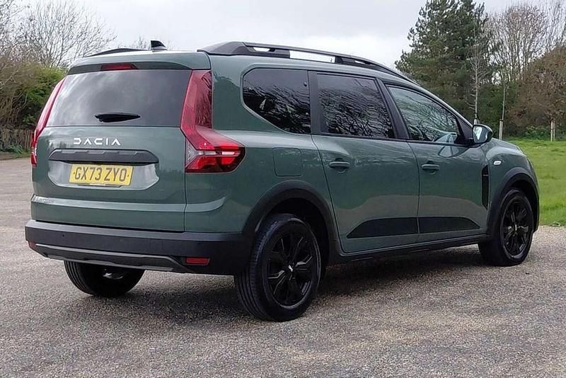 Used Dacia Jogger Extreme 110 HP (80 kW) 2023 Green MPV