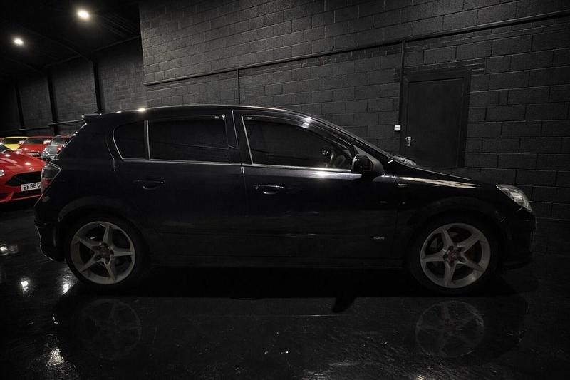 Used Vauxhall Astra SRi 2009 Black Hatchback