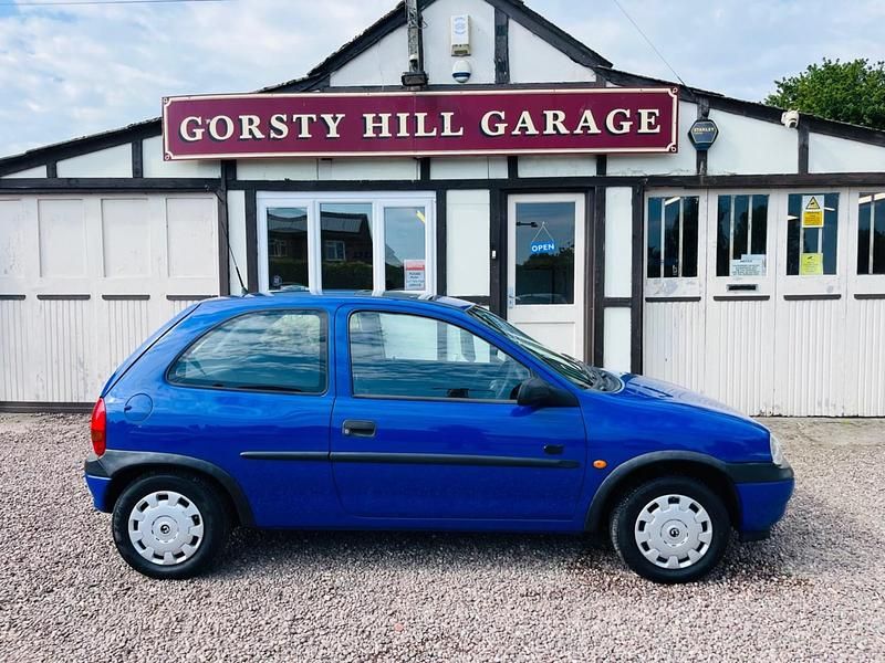 Second-hand Vauxhall Corsa Club 2000 Albastru Hatchback