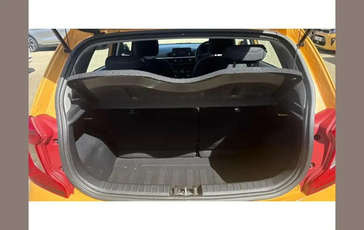 Used Kia Picanto 65 HP (47 kW) 2023 Yellow Hatchback