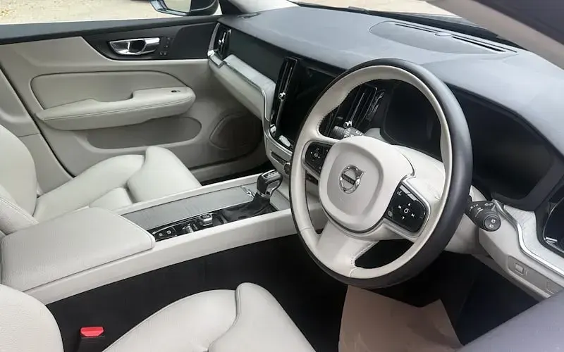 Used Volvo V60 Inscription 150 HP (110 kW) 2019 Estate