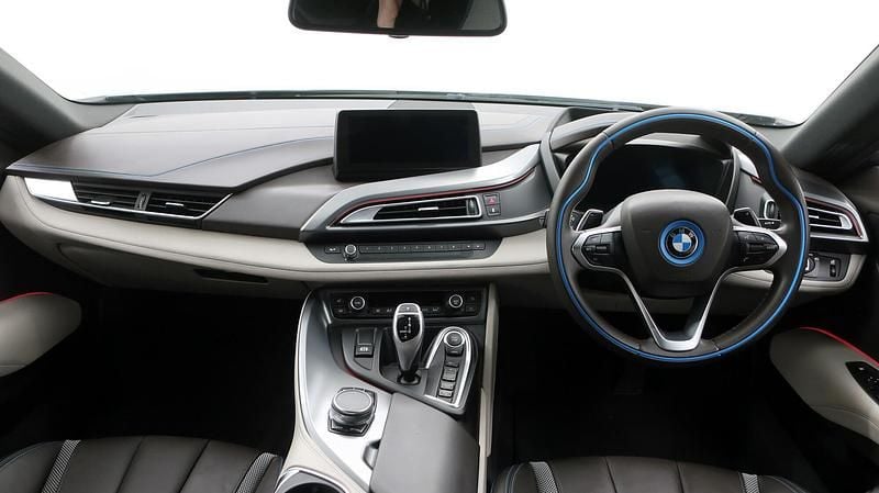 Used BMW i8 Comfort Edition 362 HP (266 kW) 2017 White Coupe