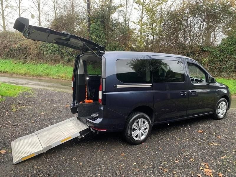 Blue Used 2023 VW Caddy Maxi MPV | £24,995 (Fair price) - Image 1/4