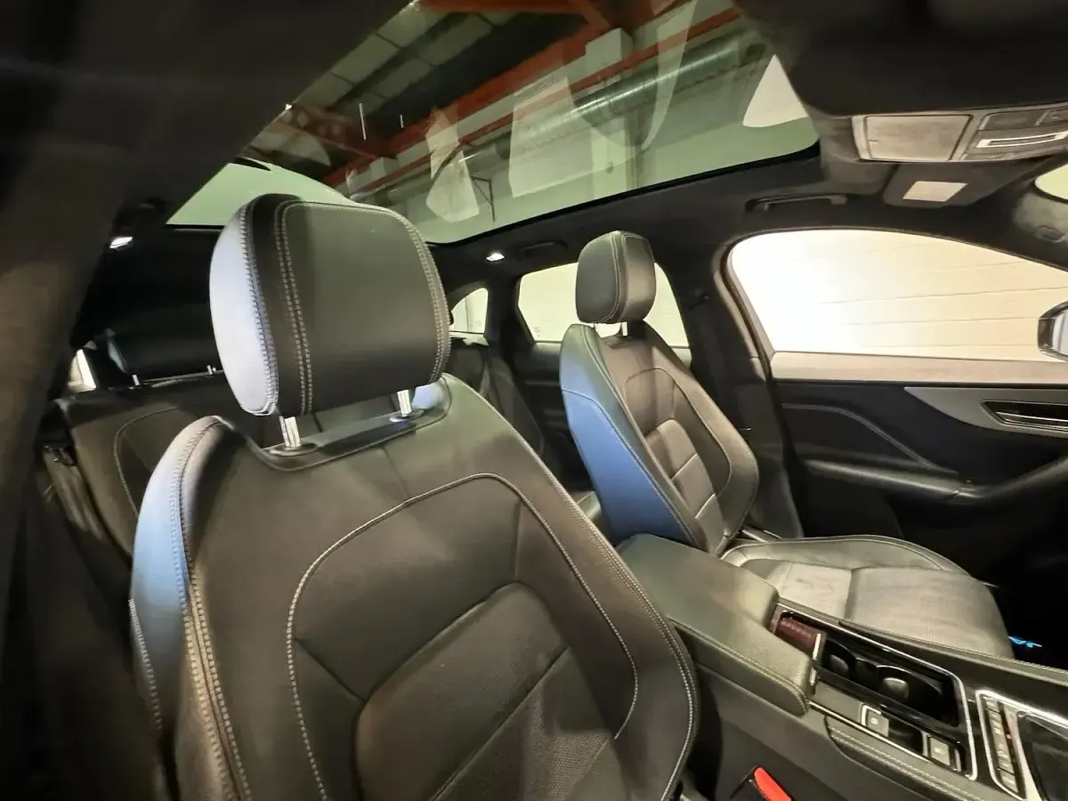 Used Jaguar F-Pace Chequered Flag 180 HP (132 kW) 2019 White SUV