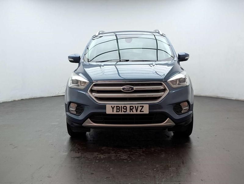 Usado Ford Kuga Titanium 120 HP (88 kW) 2019 Azul SUV