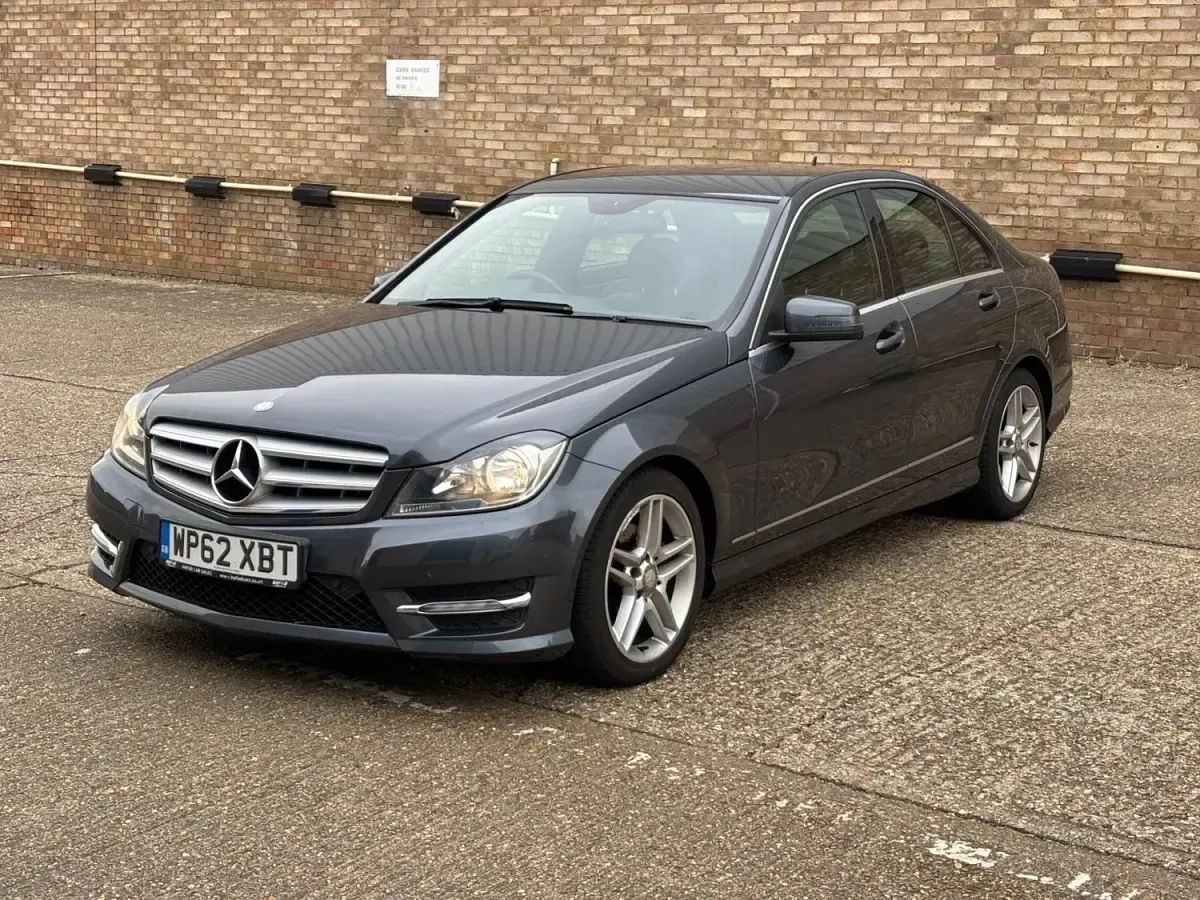 Usado Mercedes C220 AMG 2013 Cinzento Sedan