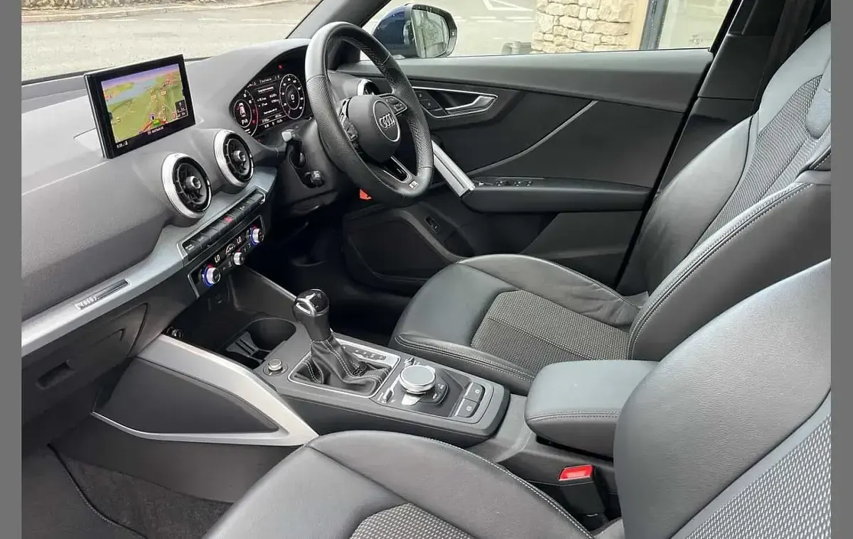 Used Audi Q2 S-Line 147 HP (108 kW) 2022 Blue SUV