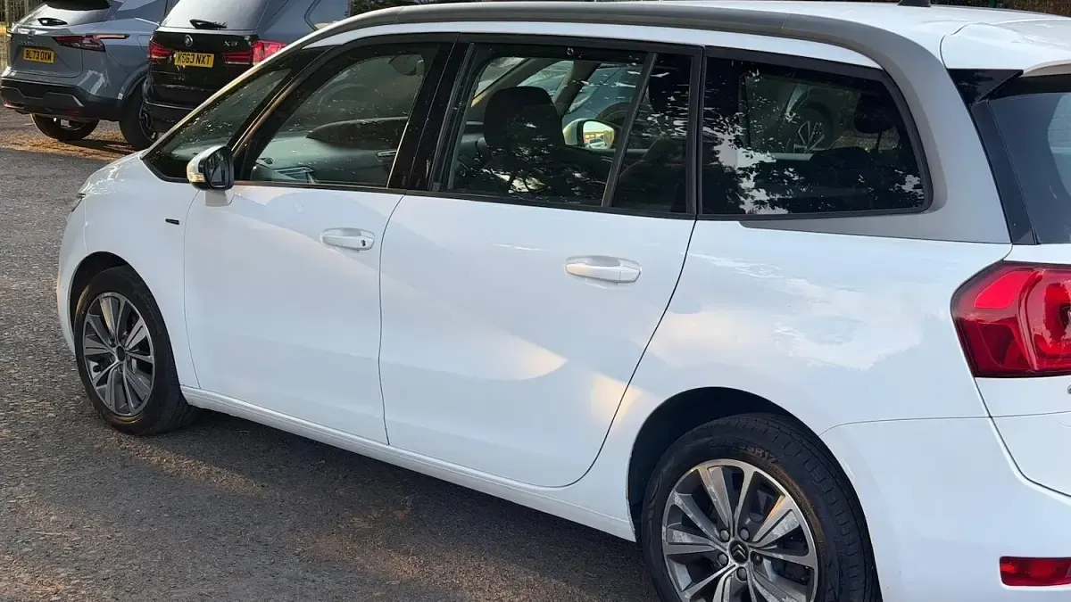 Used Citroën Grand C4 Picasso Exclusive 120 HP (88 kW) 2015 White MPV