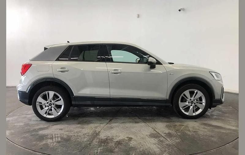 Used Audi Q2 S-Line 116 HP (85 kW) 2025 Silver SUV