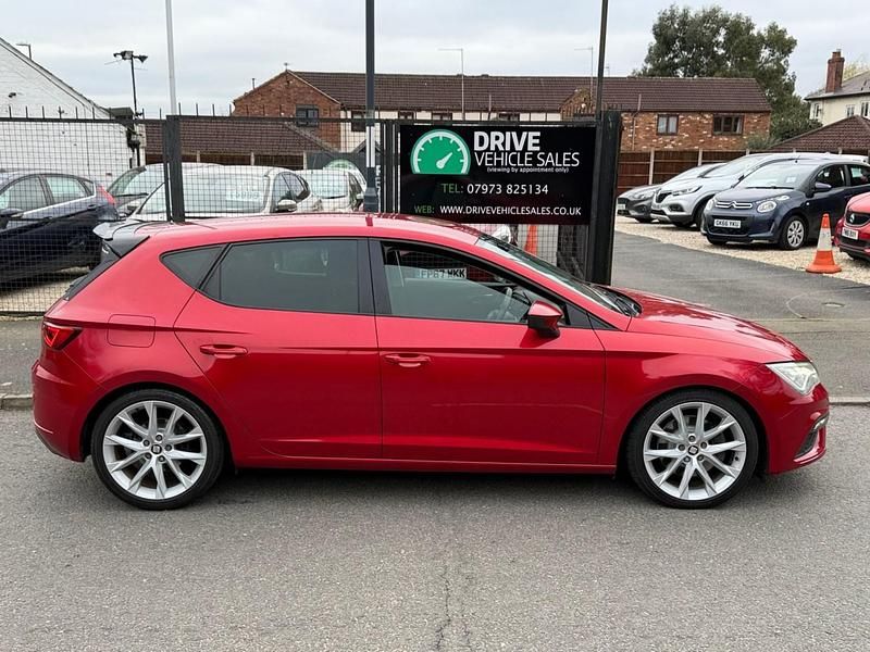 Used Seat Leon FR 184 HP (135 kW) 2017 Red Hatchback