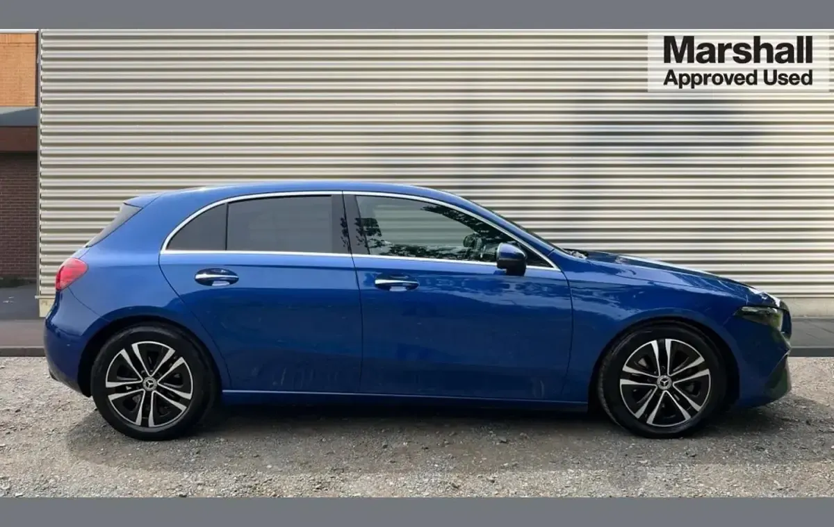 Used Mercedes A180 Executive 134 HP (98 kW) 2023 Blue Hatchback