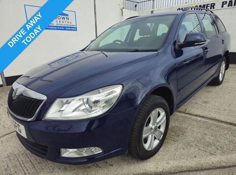 Blue Used 2011 Skoda Octavia Estate | £4,995 - Image 1/4