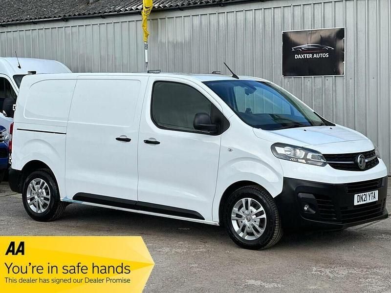 Used Vauxhall Vivaro S 120 HP (88 kW) 2021 White MPV