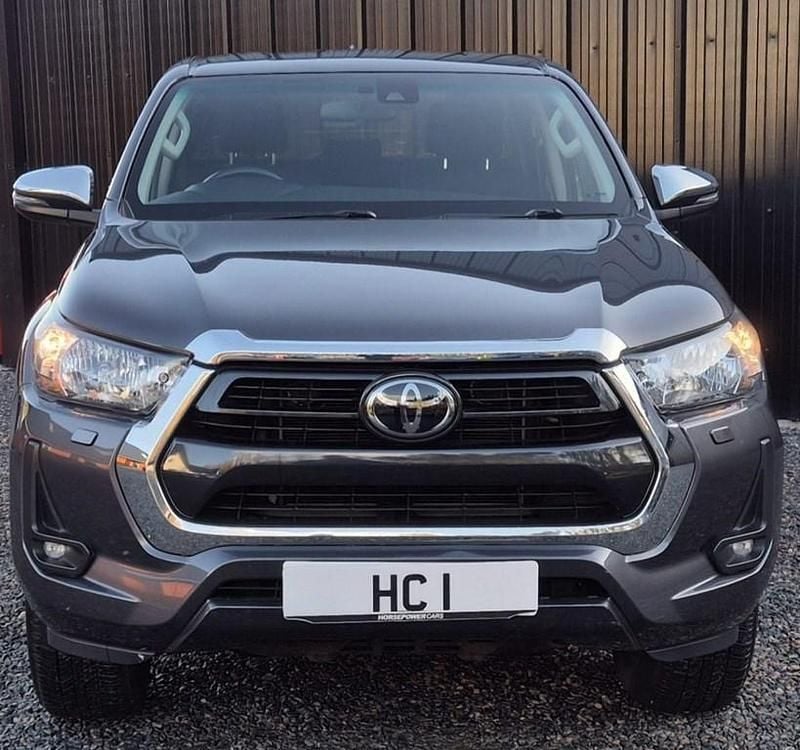 Second-hand Toyota HiLux 2022 Gri Pickup