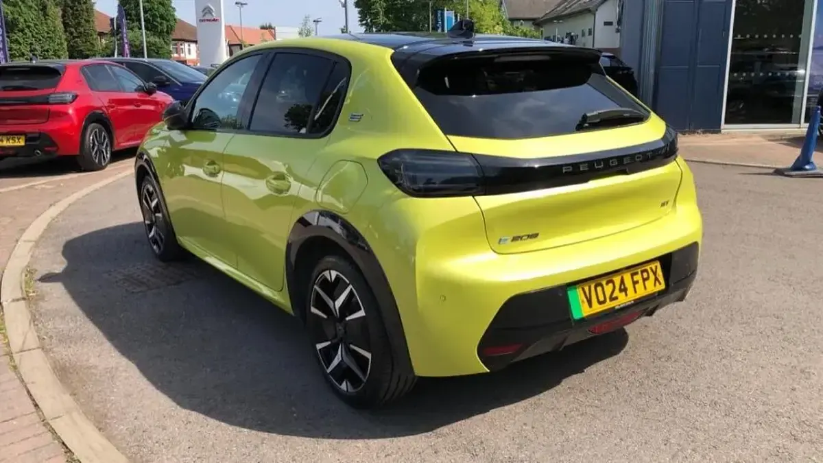 Used Peugeot e-208 GT 113 kW (154 HP) 2024 Yellow Hatchback