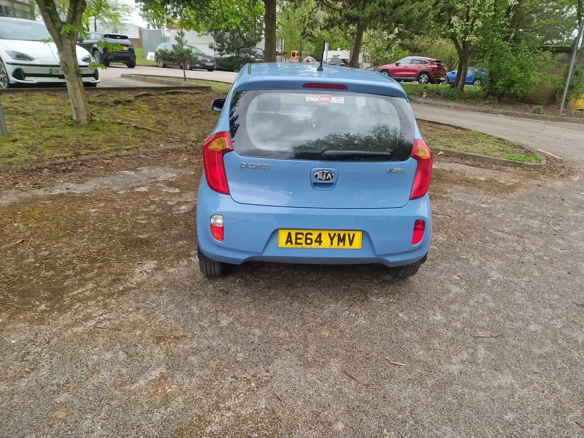 Used Kia Picanto 85 HP (62 kW) 2014 Blue Hatchback