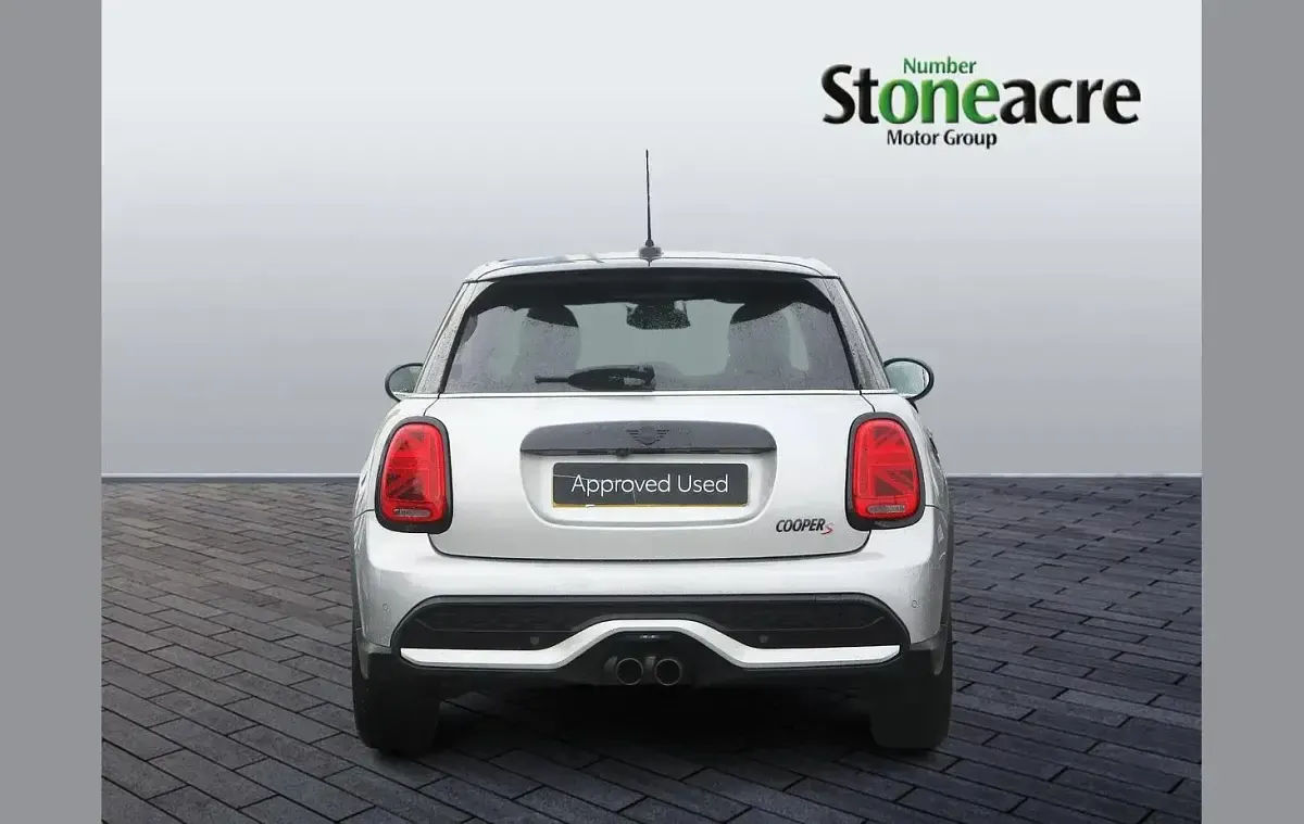 Used Mini Cooper S Exclusive 176 HP (129 kW) 2024 Silver Hatchback