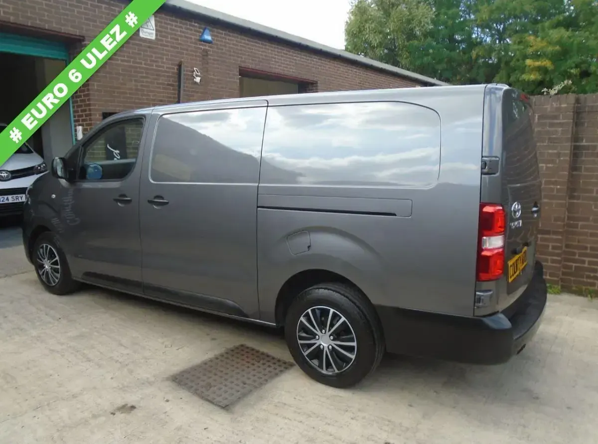 Used Toyota Proace 140 HP (102 kW) 2024 Grey MPV