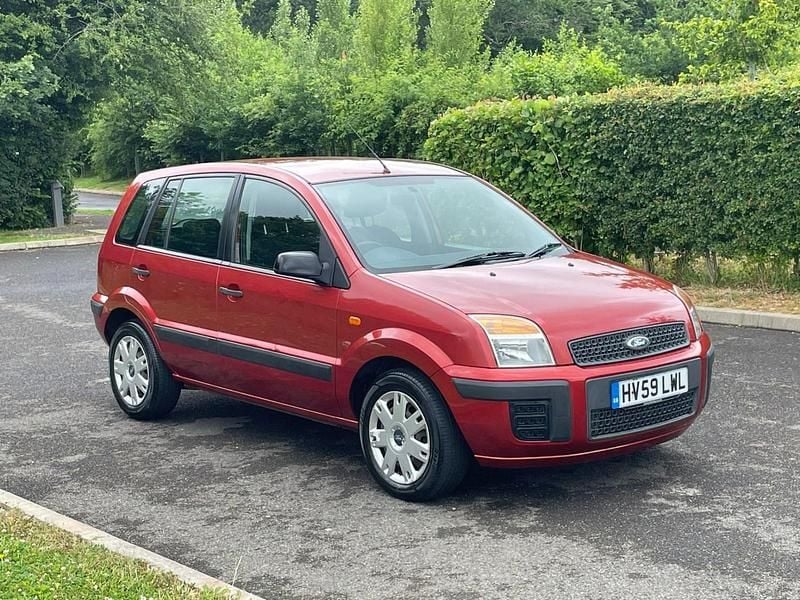 Red Used 2009 Ford Fusion Style Hatchback | £3,750 (A bit pricey) - Image 1/4