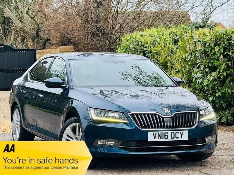 Used Skoda Superb SE L Executive 190 HP (139 kW) 2016 Blue Hatchback