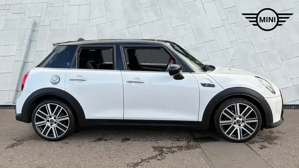 Used Mini Cooper S Exclusive 176 HP (129 kW) 2024 White Hatchback