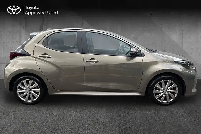 Used Toyota Yaris 116 HP (85 kW) 2023 Bronze Hatchback