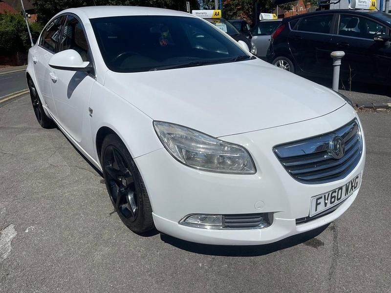 White Used 2010 Vauxhall Insignia SRi Hatchback | £3,495 (Expensive) - Image 1/4